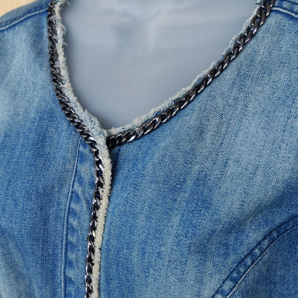 Cropped denim jacket - Picture 2 of 3